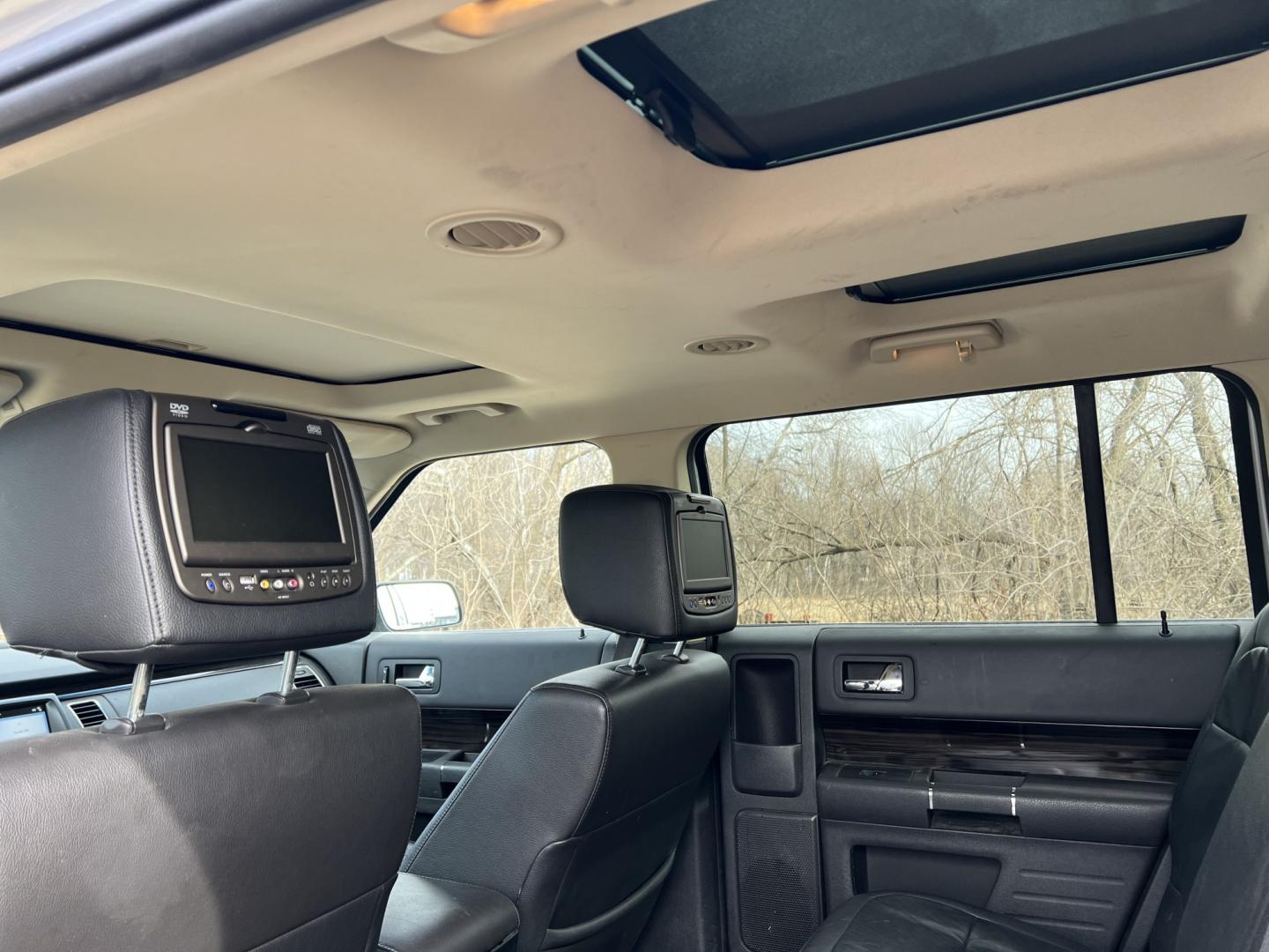 2016 Ford Flex SEL AWD (2FMHK6C80GB) with an 3.5L V6 DOHC 24V engine, 6A transmission, located at 17255 hwy 65 NE, Ham Lake, MN, 55304, 0.000000, 0.000000 - Photo#13