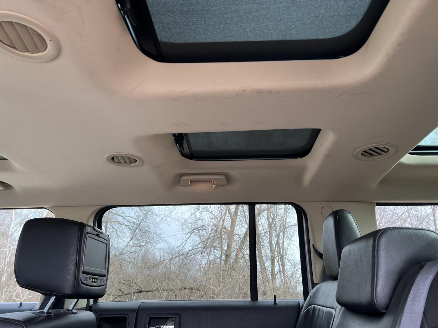2016 Ford Flex SEL AWD (2FMHK6C80GB) with an 3.5L V6 DOHC 24V engine, 6A transmission, located at 17255 hwy 65 NE, Ham Lake, MN, 55304, 0.000000, 0.000000 - Photo#14