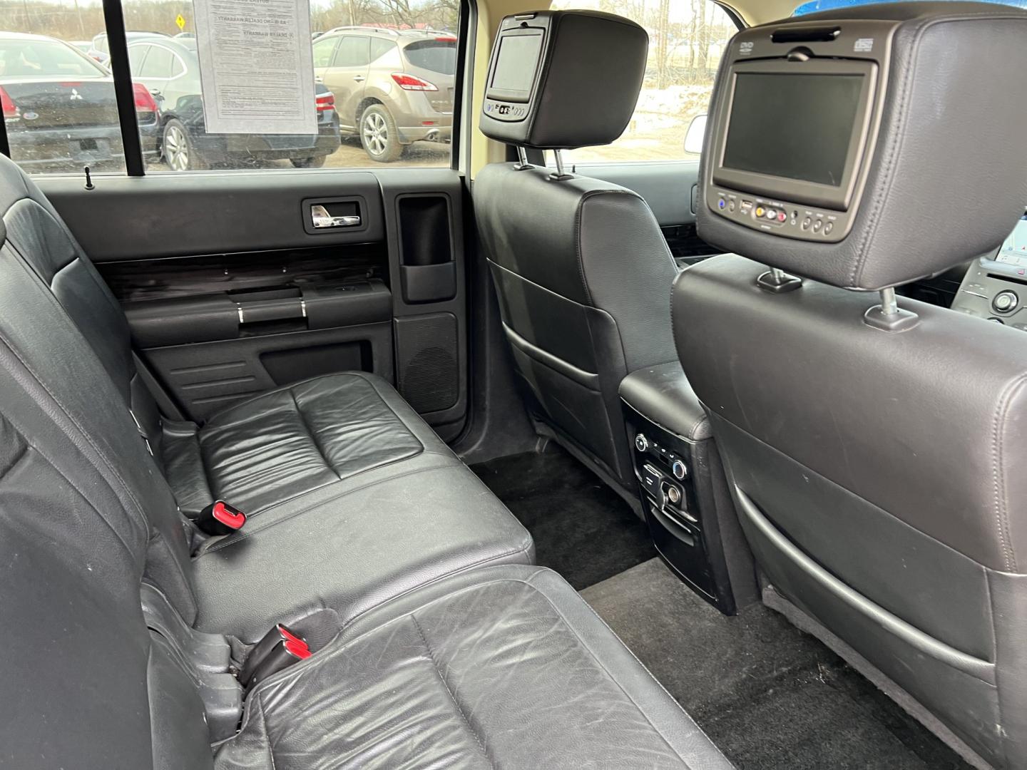 2016 Ford Flex SEL AWD (2FMHK6C80GB) with an 3.5L V6 DOHC 24V engine, 6A transmission, located at 17255 hwy 65 NE, Ham Lake, MN, 55304, 0.000000, 0.000000 - Photo#21