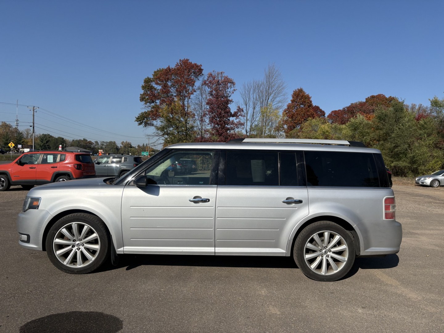 2016 silver /black Ford Flex SEL AWD (2FMHK6C80GB) with an 3.5L V6 DOHC 24V engine, 6A transmission, located at 17255 hwy 65 NE, Ham Lake, MN, 55304, 0.000000, 0.000000- Photo#1
