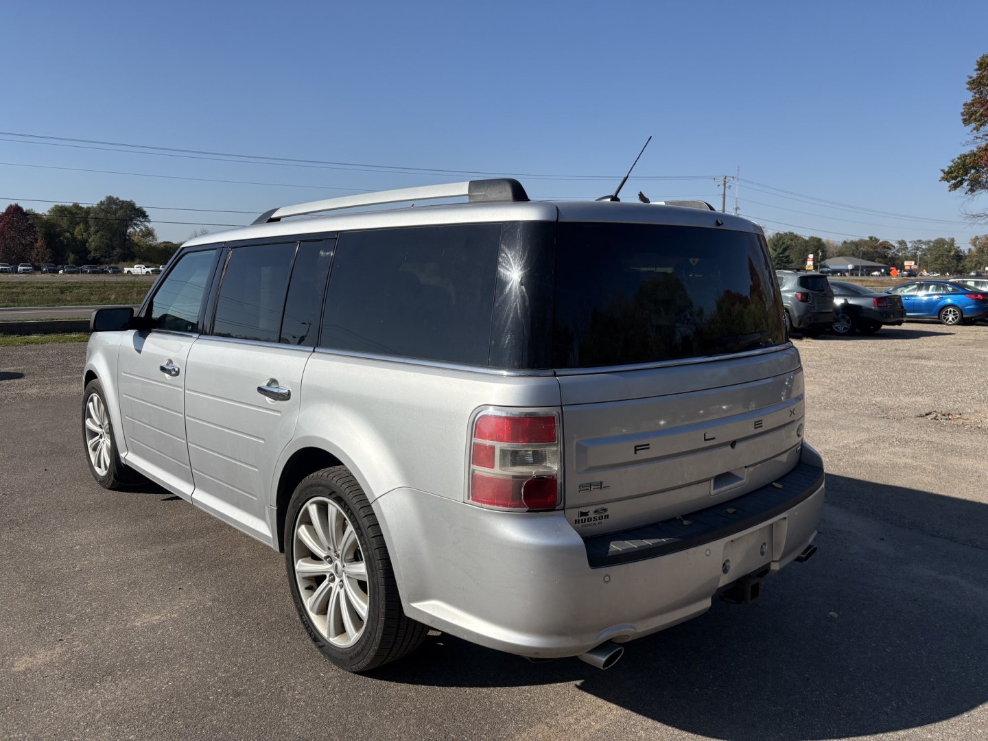 2016 silver /black Ford Flex SEL AWD (2FMHK6C80GB) with an 3.5L V6 DOHC 24V engine, 6A transmission, located at 17255 hwy 65 NE, Ham Lake, MN, 55304, 0.000000, 0.000000- Photo#2