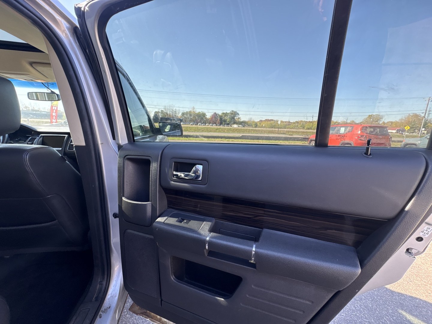 2016 silver /black Ford Flex SEL AWD (2FMHK6C80GB) with an 3.5L V6 DOHC 24V engine, 6A transmission, located at 17255 hwy 65 NE, Ham Lake, MN, 55304, 0.000000, 0.000000- Photo#12