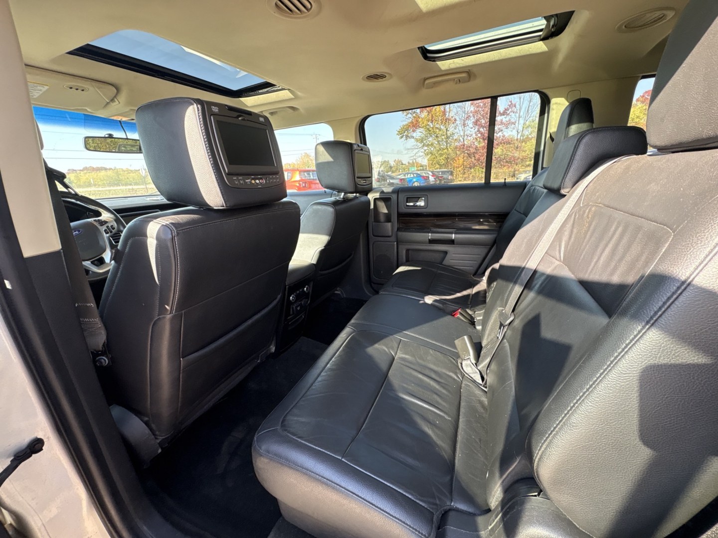 2016 silver /black Ford Flex SEL AWD (2FMHK6C80GB) with an 3.5L V6 DOHC 24V engine, 6A transmission, located at 17255 hwy 65 NE, Ham Lake, MN, 55304, 0.000000, 0.000000- Photo#11