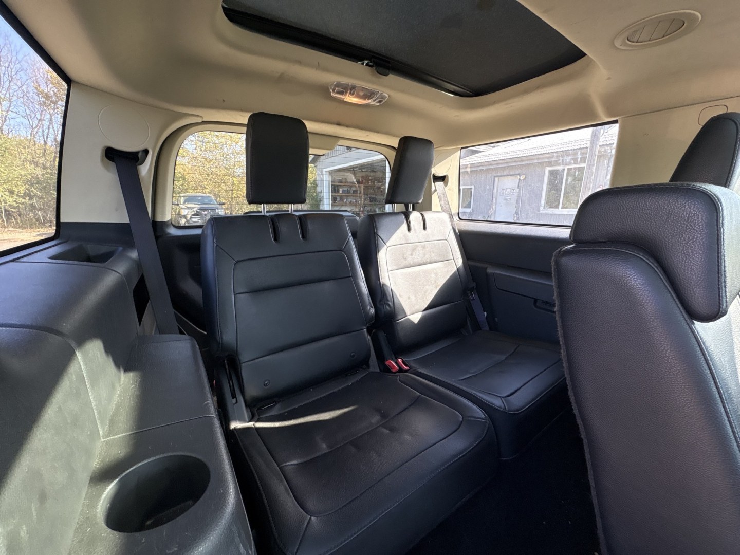 2016 silver /black Ford Flex SEL AWD (2FMHK6C80GB) with an 3.5L V6 DOHC 24V engine, 6A transmission, located at 17255 hwy 65 NE, Ham Lake, MN, 55304, 0.000000, 0.000000- Photo#14