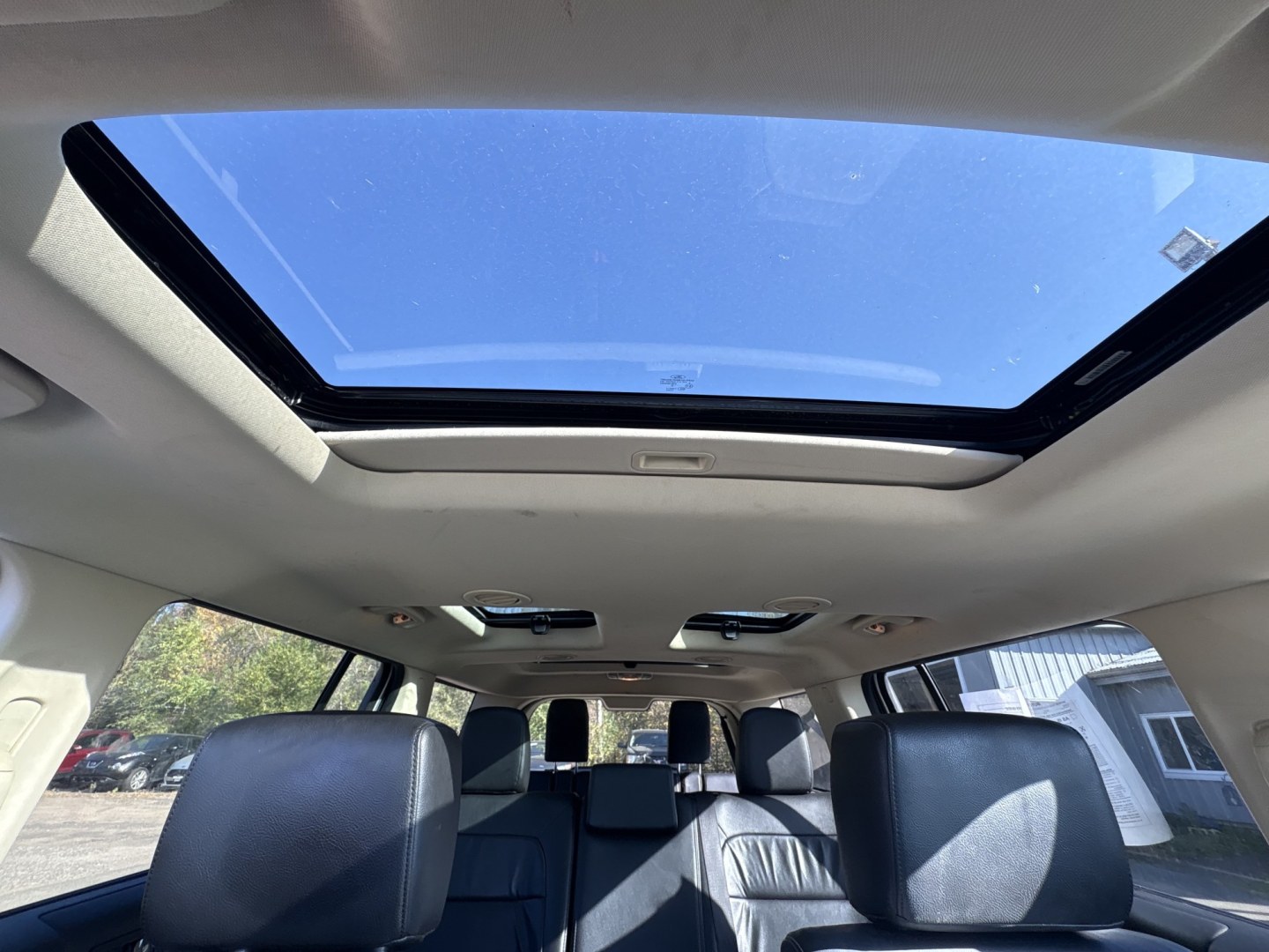 2016 silver /black Ford Flex SEL AWD (2FMHK6C80GB) with an 3.5L V6 DOHC 24V engine, 6A transmission, located at 17255 hwy 65 NE, Ham Lake, MN, 55304, 0.000000, 0.000000- Photo#17