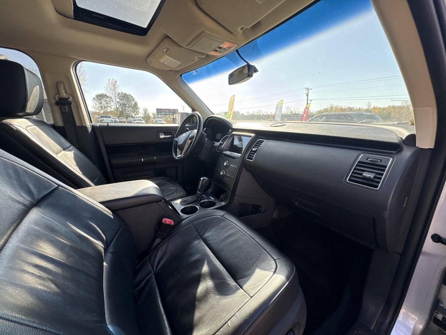 2016 silver /black Ford Flex SEL AWD (2FMHK6C80GB) with an 3.5L V6 DOHC 24V engine, 6A transmission, located at 17255 hwy 65 NE, Ham Lake, MN, 55304, 0.000000, 0.000000- Photo#16