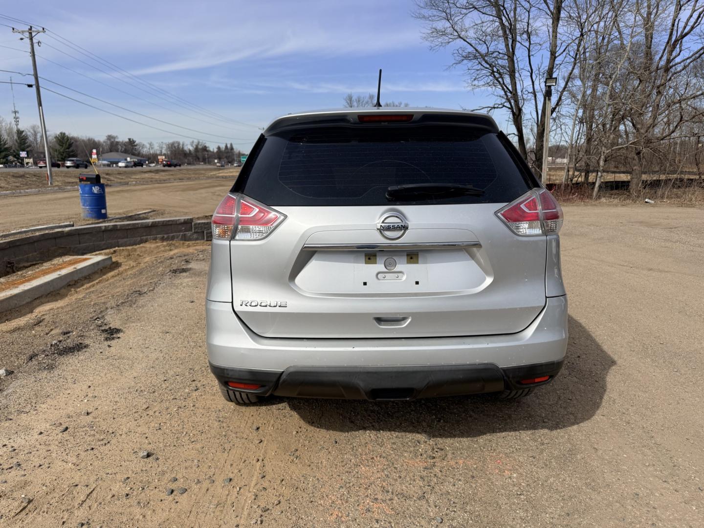 2016 Nissan Rogue S 2WD (KNMAT2MTXGP) with an 2.5L L4 DOHC 16V engine, CVT transmission, located at 17255 hwy 65 NE, Ham Lake, MN, 55304, 0.000000, 0.000000 - Photo#3