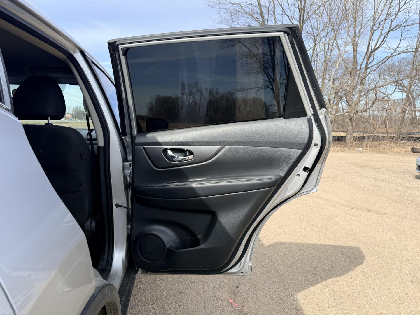 2016 Nissan Rogue S 2WD (KNMAT2MTXGP) with an 2.5L L4 DOHC 16V engine, CVT transmission, located at 17255 hwy 65 NE, Ham Lake, MN, 55304, 0.000000, 0.000000 - Photo#12