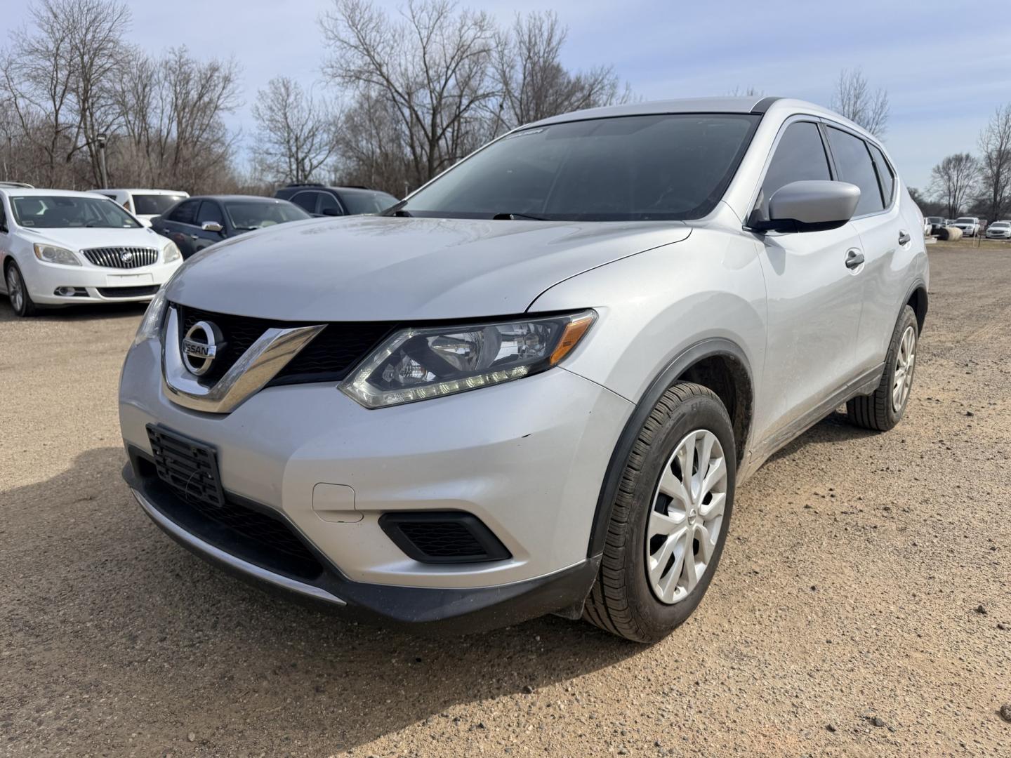 2016 Nissan Rogue S 2WD (KNMAT2MTXGP) with an 2.5L L4 DOHC 16V engine, CVT transmission, located at 17255 hwy 65 NE, Ham Lake, MN, 55304, 0.000000, 0.000000 - Photo#0
