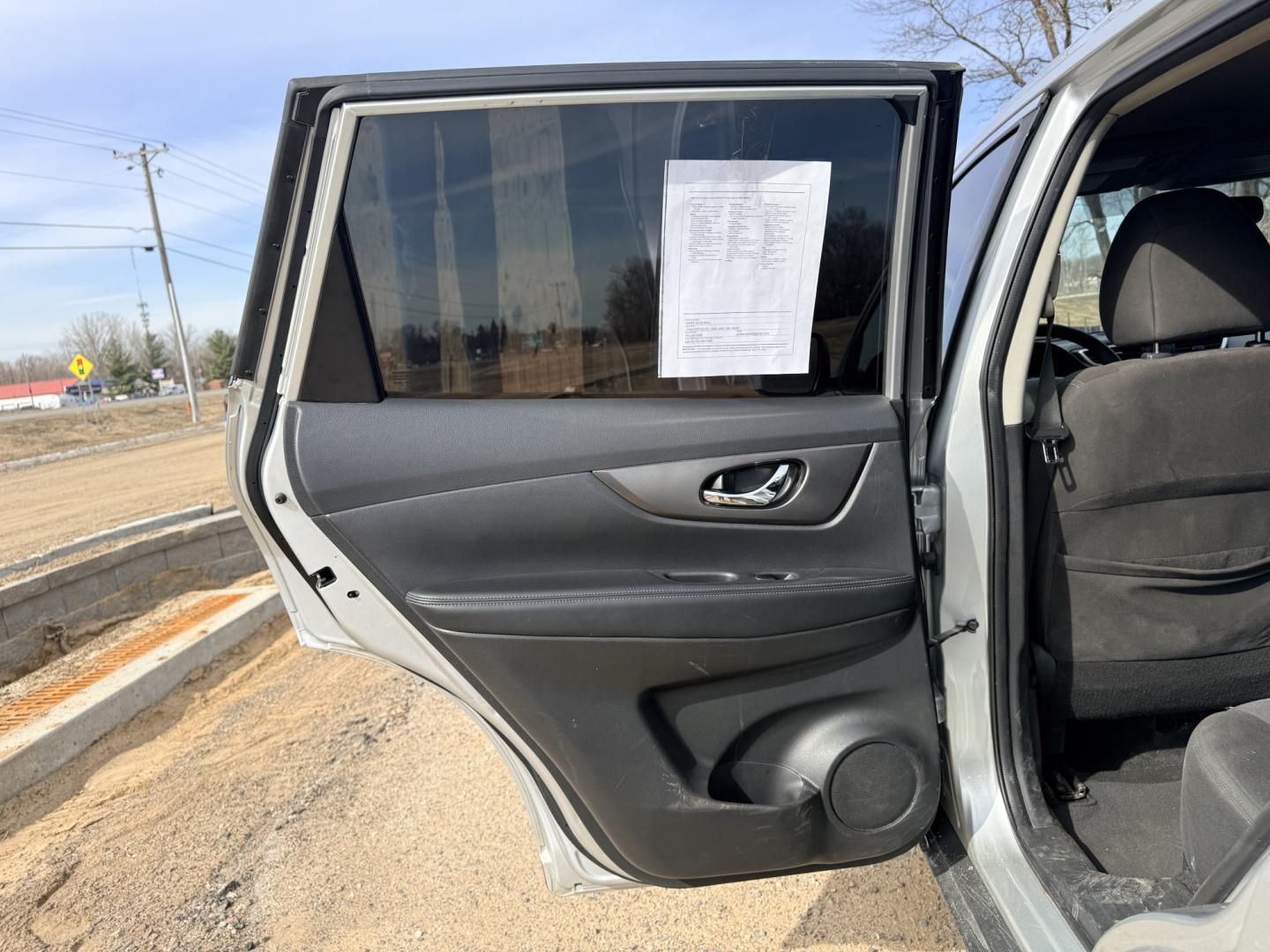 2016 Nissan Rogue S 2WD (KNMAT2MTXGP) with an 2.5L L4 DOHC 16V engine, CVT transmission, located at 17255 hwy 65 NE, Ham Lake, MN, 55304, 0.000000, 0.000000 - Photo#10