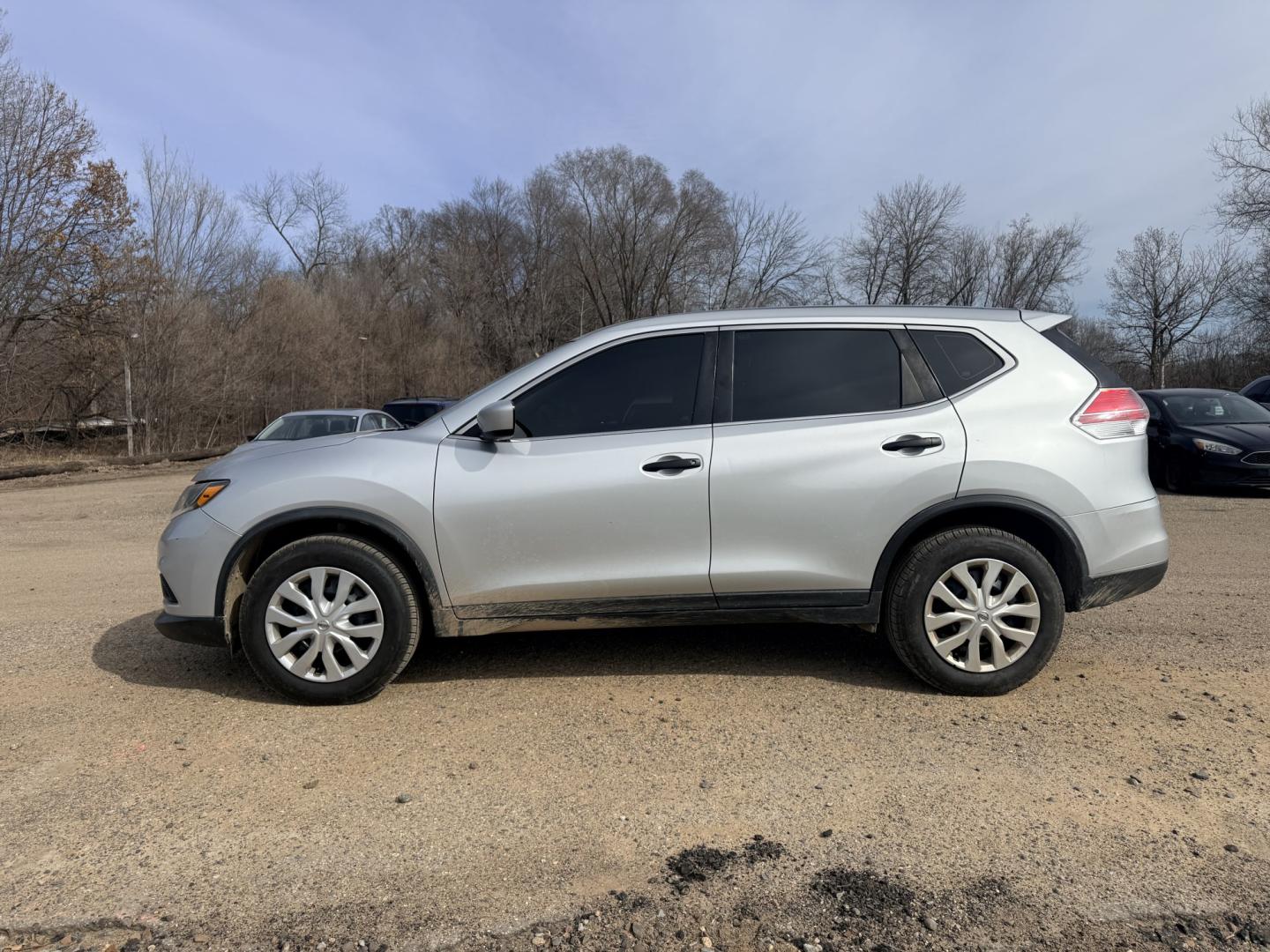 2016 Nissan Rogue S 2WD (KNMAT2MTXGP) with an 2.5L L4 DOHC 16V engine, CVT transmission, located at 17255 hwy 65 NE, Ham Lake, MN, 55304, 0.000000, 0.000000 - Photo#1