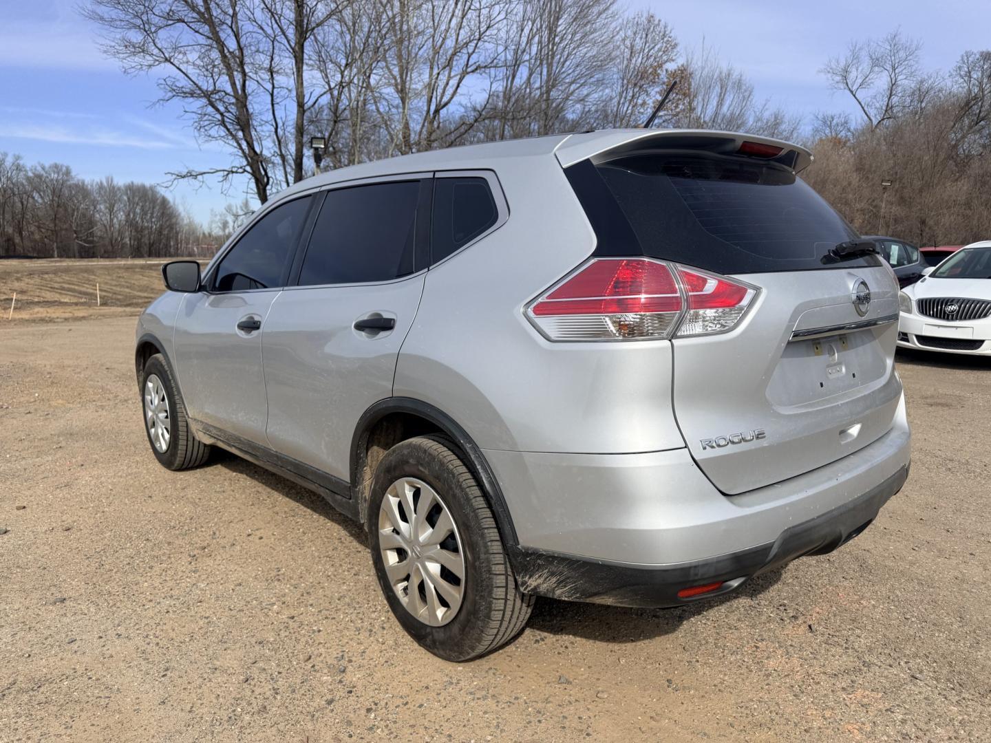 2016 Nissan Rogue S 2WD (KNMAT2MTXGP) with an 2.5L L4 DOHC 16V engine, CVT transmission, located at 17255 hwy 65 NE, Ham Lake, MN, 55304, 0.000000, 0.000000 - Photo#2