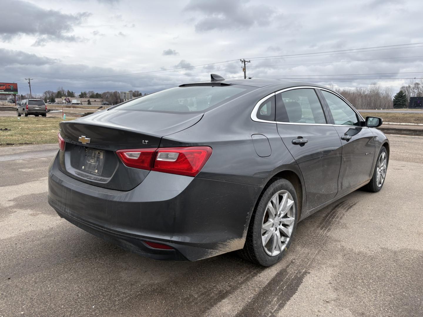 2016 Chevrolet Malibu 1LT (1G1ZE5ST2GF) with an 1.5L L4 DOHC 16V engine, 6A transmission, located at 17255 hwy 65 NE, Ham Lake, MN, 55304, 0.000000, 0.000000 - Photo#4