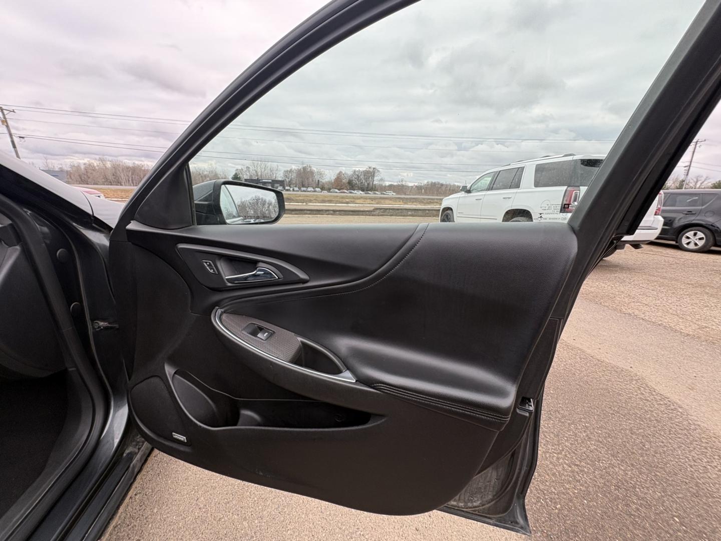 2016 Chevrolet Malibu 1LT (1G1ZE5ST2GF) with an 1.5L L4 DOHC 16V engine, 6A transmission, located at 17255 hwy 65 NE, Ham Lake, MN, 55304, 0.000000, 0.000000 - Photo#14