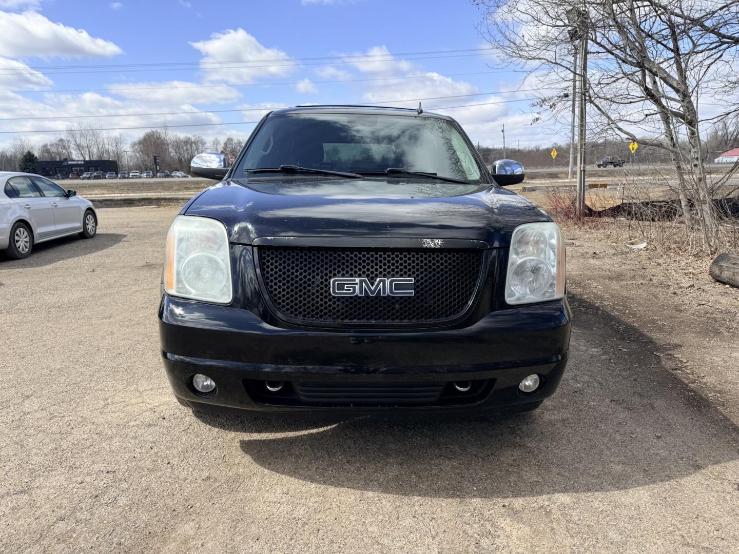2010 GMC Yukon SLT1 4WD (1GKUKCE08AR) with an 5.3L V8 OHV 16V FFV engine, 4-Speed Automatic transmission, located at 17255 hwy 65 NE, Ham Lake, MN, 55304, 0.000000, 0.000000 - Photo#7
