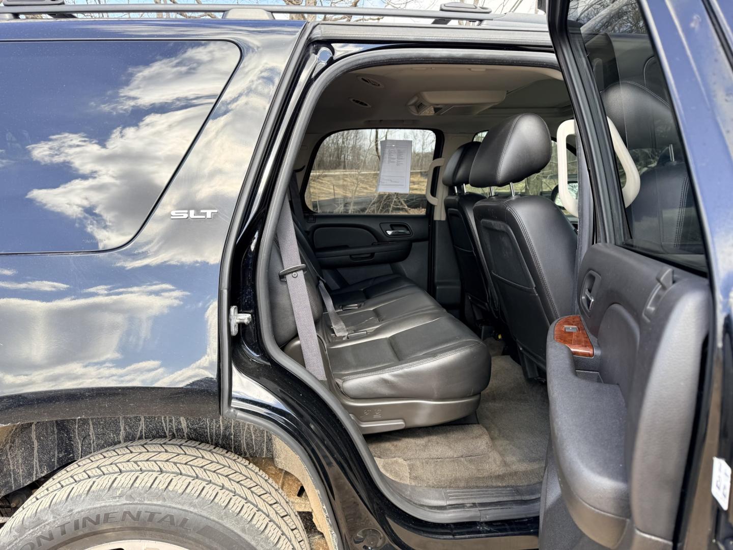 2010 GMC Yukon SLT1 4WD (1GKUKCE08AR) with an 5.3L V8 OHV 16V FFV engine, 4-Speed Automatic transmission, located at 17255 hwy 65 NE, Ham Lake, MN, 55304, 0.000000, 0.000000 - Photo#13