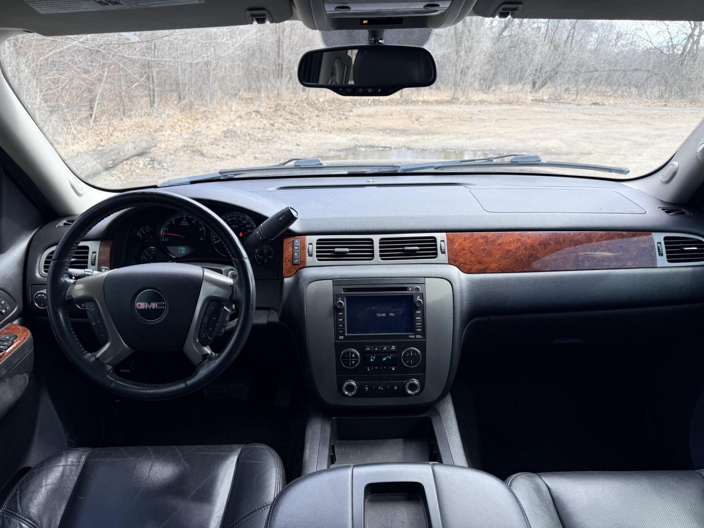 2010 GMC Yukon SLT1 4WD (1GKUKCE08AR) with an 5.3L V8 OHV 16V FFV engine, 4-Speed Automatic transmission, located at 17255 hwy 65 NE, Ham Lake, MN, 55304, 0.000000, 0.000000 - Photo#16