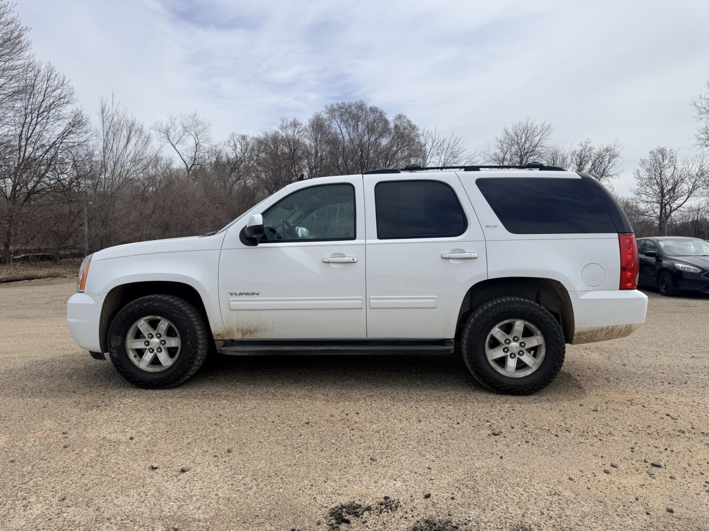 2012 GMC Yukon SLT1 4WD (1GKS2CE02CR) with an 5.3L V8 OHV 16V FFV engine, 6-Speed Automatic transmission, located at 17255 hwy 65 NE, Ham Lake, MN, 55304, 0.000000, 0.000000 - Photo#1