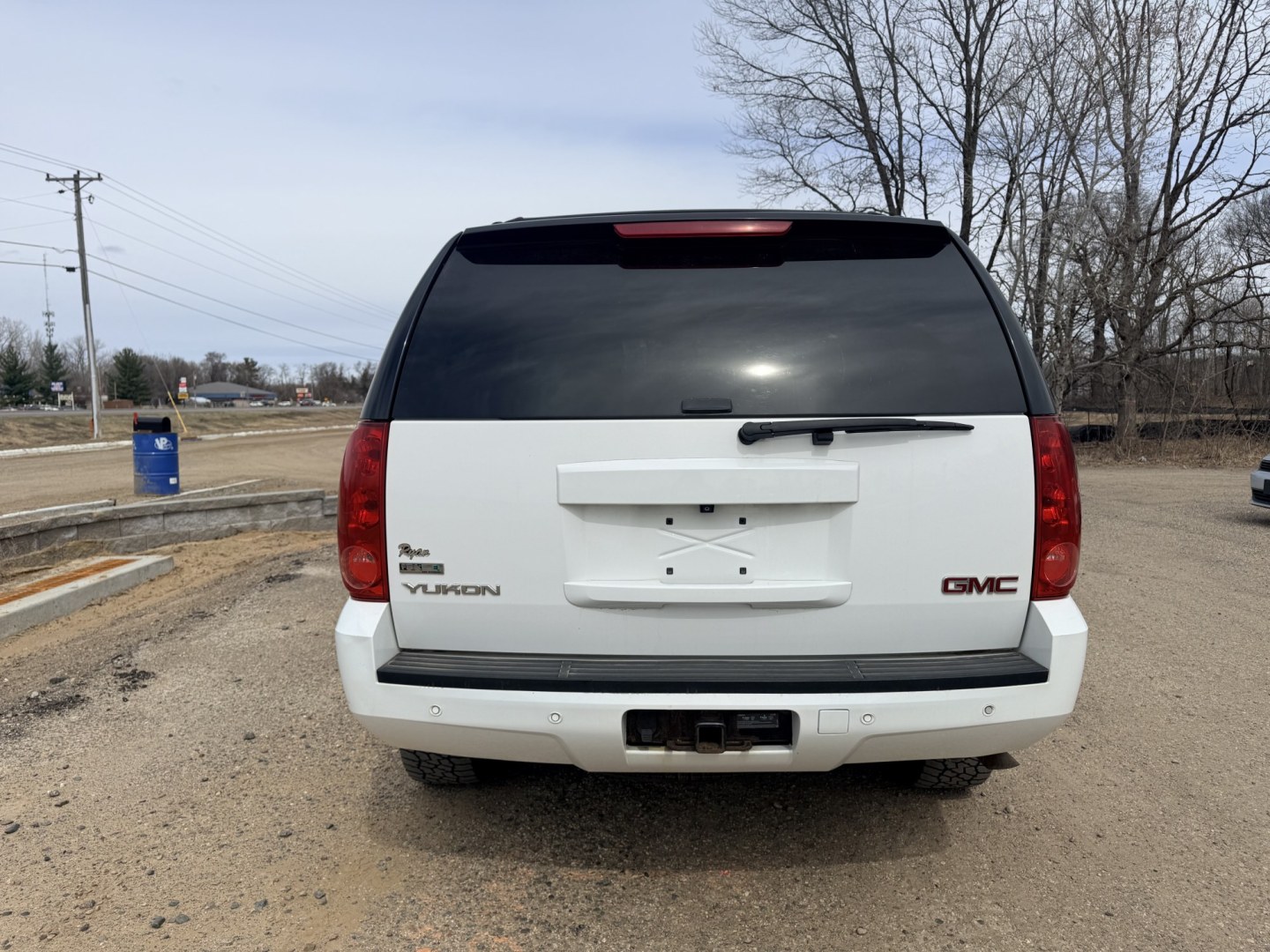 2012 GMC Yukon SLT1 4WD (1GKS2CE02CR) with an 5.3L V8 OHV 16V FFV engine, 6-Speed Automatic transmission, located at 17255 hwy 65 NE, Ham Lake, MN, 55304, 0.000000, 0.000000 - Photo#3