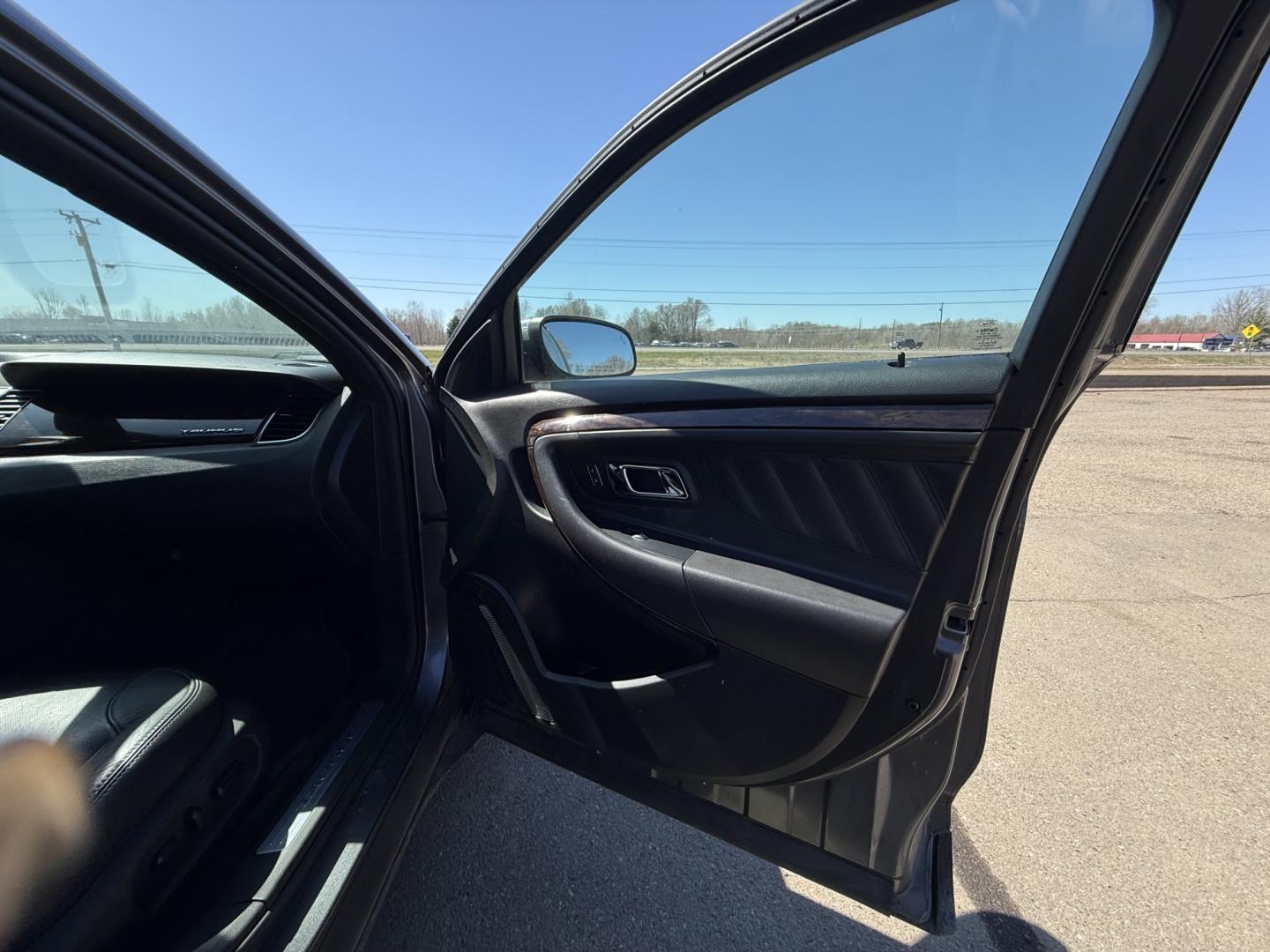 2013 Ford Taurus Limited FWD (1FAHP2F99DG) with an 2.0L L4 DOHC 16V engine, 6-Speed Automatic transmission, located at 17255 hwy 65 NE, Ham Lake, MN, 55304, 0.000000, 0.000000 - Photo#14