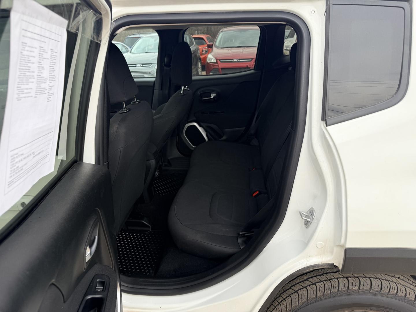 2018 Jeep Renegade Latitude 4WD (ZACCJBBB6JP) with an 2.4L L4 DOHC 16V engine, 6M transmission, located at 17255 hwy 65 NE, Ham Lake, MN, 55304, 0.000000, 0.000000 - Photo#11