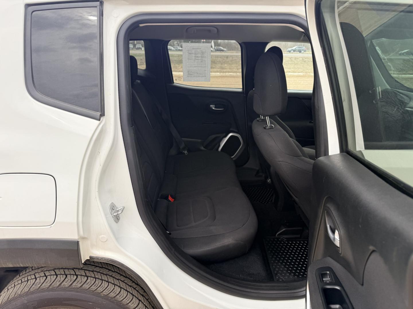 2018 Jeep Renegade Latitude 4WD (ZACCJBBB6JP) with an 2.4L L4 DOHC 16V engine, 6M transmission, located at 17255 hwy 65 NE, Ham Lake, MN, 55304, 0.000000, 0.000000 - Photo#13