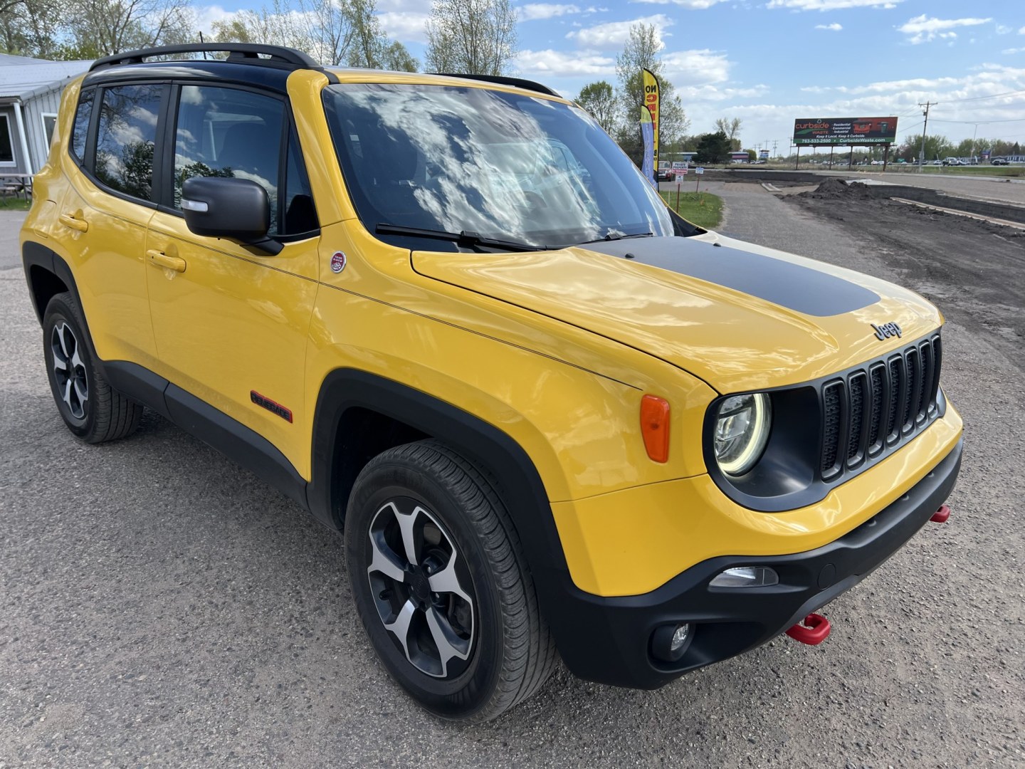 2019 Jeep Renegade Trailhawk 4WD (ZACNJBC14KP) with an 2.4L L4 DOHC 16V TURBO engine, 9A transmission, located at 17255 hwy 65 NE, Ham Lake, MN, 55304, 0.000000, 0.000000 - Photo#2