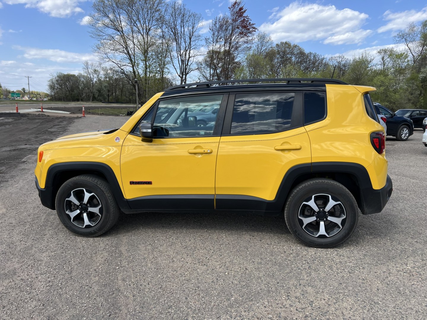 2019 Jeep Renegade Trailhawk 4WD (ZACNJBC14KP) with an 2.4L L4 DOHC 16V TURBO engine, 9A transmission, located at 17255 hwy 65 NE, Ham Lake, MN, 55304, 0.000000, 0.000000 - Photo#7