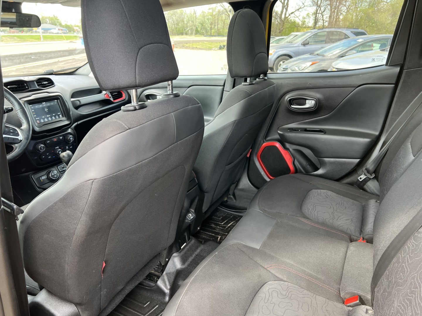 2019 Jeep Renegade Trailhawk 4WD (ZACNJBC14KP) with an 2.4L L4 DOHC 16V TURBO engine, 9A transmission, located at 17255 hwy 65 NE, Ham Lake, MN, 55304, 0.000000, 0.000000 - Photo#12