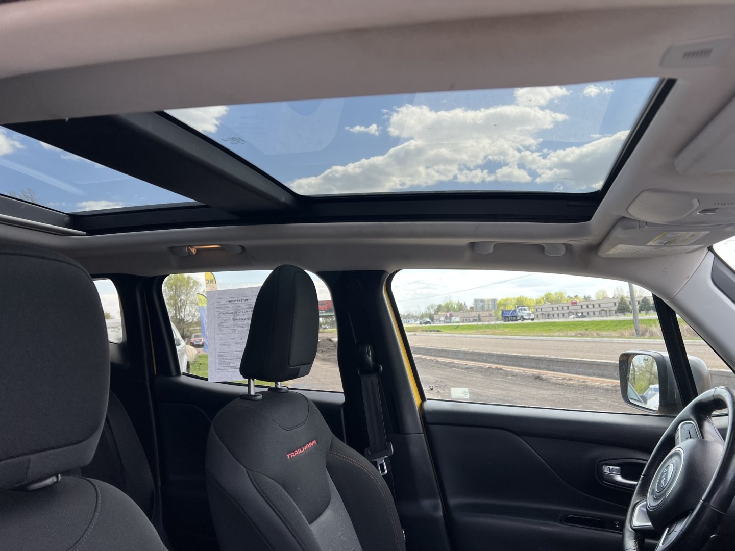 2019 Jeep Renegade Trailhawk 4WD (ZACNJBC14KP) with an 2.4L L4 DOHC 16V TURBO engine, 9A transmission, located at 17255 hwy 65 NE, Ham Lake, MN, 55304, 0.000000, 0.000000 - Photo#15