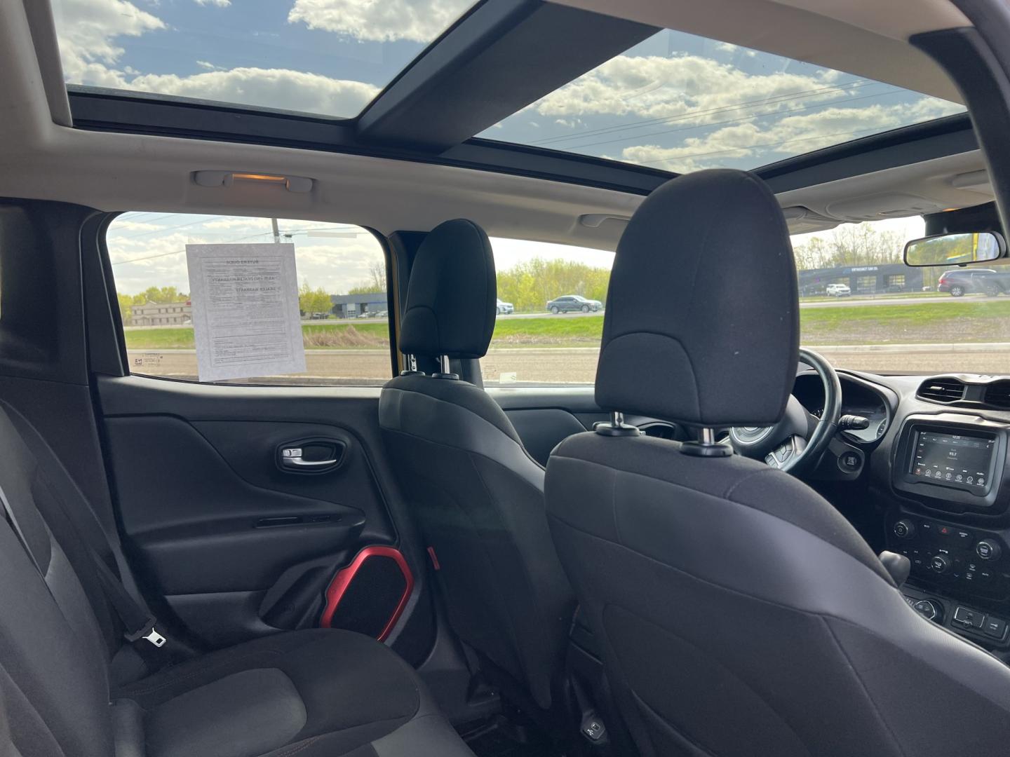 2019 Jeep Renegade Trailhawk 4WD (ZACNJBC14KP) with an 2.4L L4 DOHC 16V TURBO engine, 9A transmission, located at 17255 hwy 65 NE, Ham Lake, MN, 55304, 0.000000, 0.000000 - Photo#18
