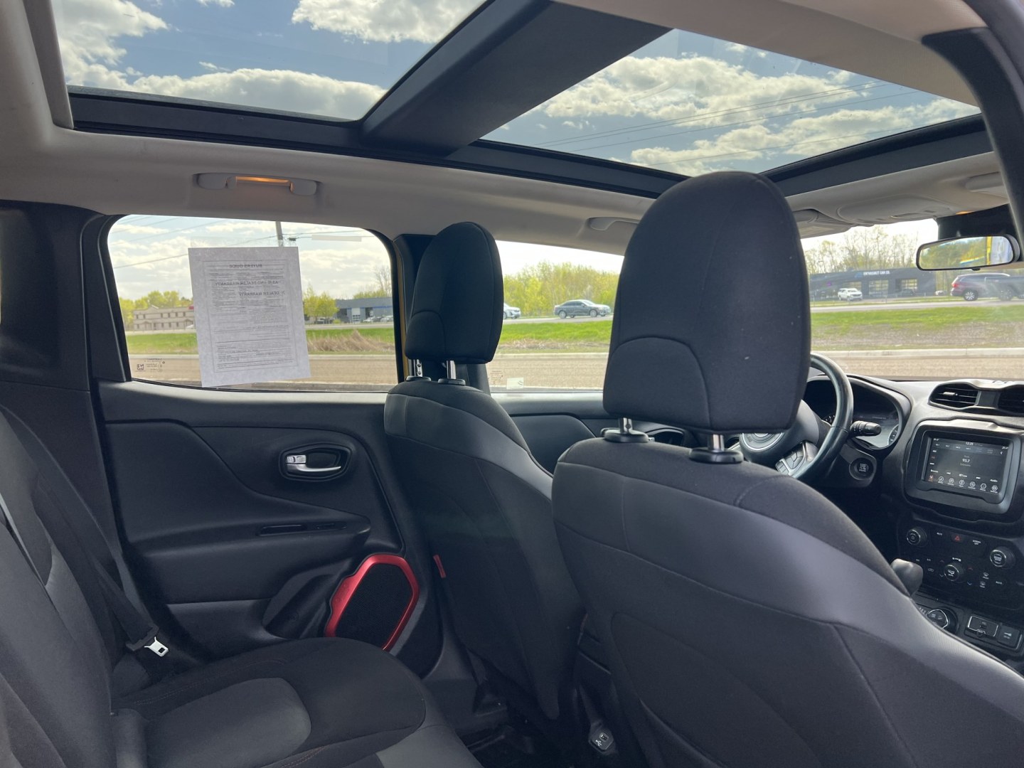 2019 Jeep Renegade Trailhawk 4WD (ZACNJBC14KP) with an 2.4L L4 DOHC 16V TURBO engine, 9A transmission, located at 17255 hwy 65 NE, Ham Lake, MN, 55304, 0.000000, 0.000000 - Photo#18