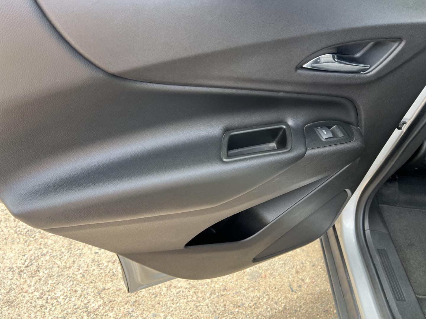 2020 Chevrolet Equinox LT AWD (3GNAXUEV6LS) with an 1.5L L4 DOHC 16V TURBO engine, 6A transmission, located at 17255 hwy 65 NE, Ham Lake, MN, 55304, 0.000000, 0.000000 - Photo#10