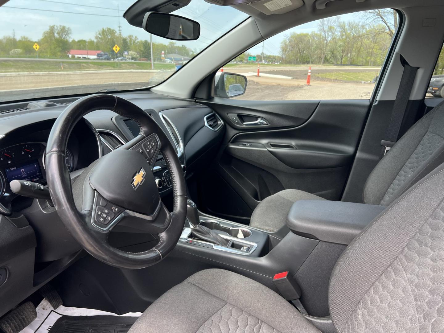 2020 Chevrolet Equinox LT AWD (3GNAXUEV6LS) with an 1.5L L4 DOHC 16V TURBO engine, 6A transmission, located at 17255 hwy 65 NE, Ham Lake, MN, 55304, 0.000000, 0.000000 - Photo#9