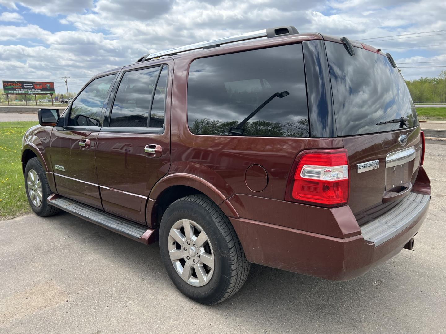 2008 Ford Expedition Limited 4WD (1FMFU20548L) with an 5.4L V8 SOHC 16V engine, 6-Speed Automatic Overdrive transmission, located at 17255 hwy 65 NE, Ham Lake, MN, 55304, 0.000000, 0.000000 - Photo#6