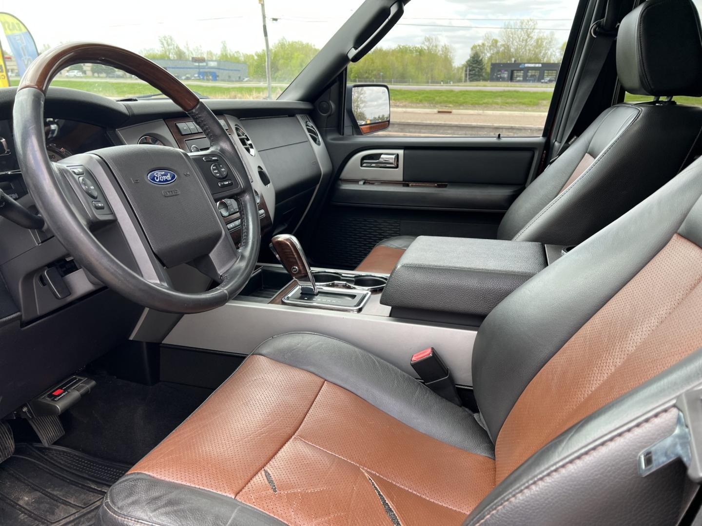 2008 Ford Expedition Limited 4WD (1FMFU20548L) with an 5.4L V8 SOHC 16V engine, 6-Speed Automatic Overdrive transmission, located at 17255 hwy 65 NE, Ham Lake, MN, 55304, 0.000000, 0.000000 - Photo#8