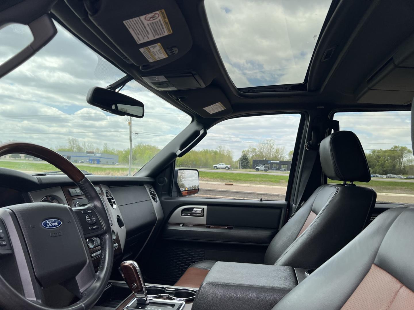 2008 Ford Expedition Limited 4WD (1FMFU20548L) with an 5.4L V8 SOHC 16V engine, 6-Speed Automatic Overdrive transmission, located at 17255 hwy 65 NE, Ham Lake, MN, 55304, 0.000000, 0.000000 - Photo#9