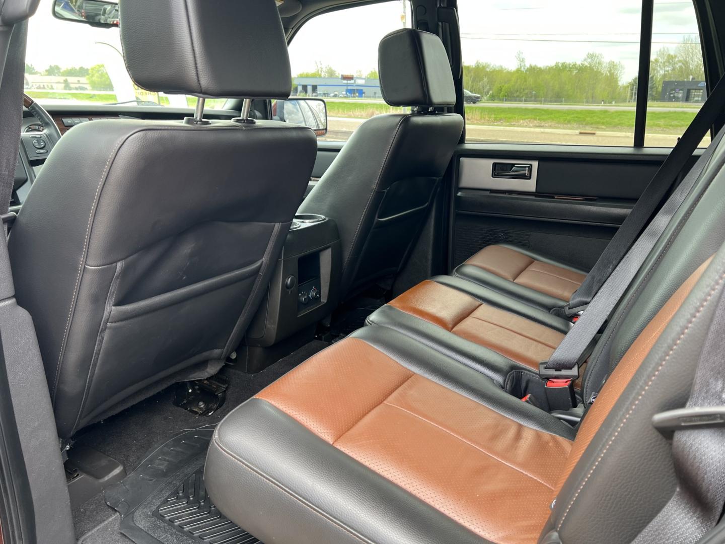 2008 Ford Expedition Limited 4WD (1FMFU20548L) with an 5.4L V8 SOHC 16V engine, 6-Speed Automatic Overdrive transmission, located at 17255 hwy 65 NE, Ham Lake, MN, 55304, 0.000000, 0.000000 - Photo#11