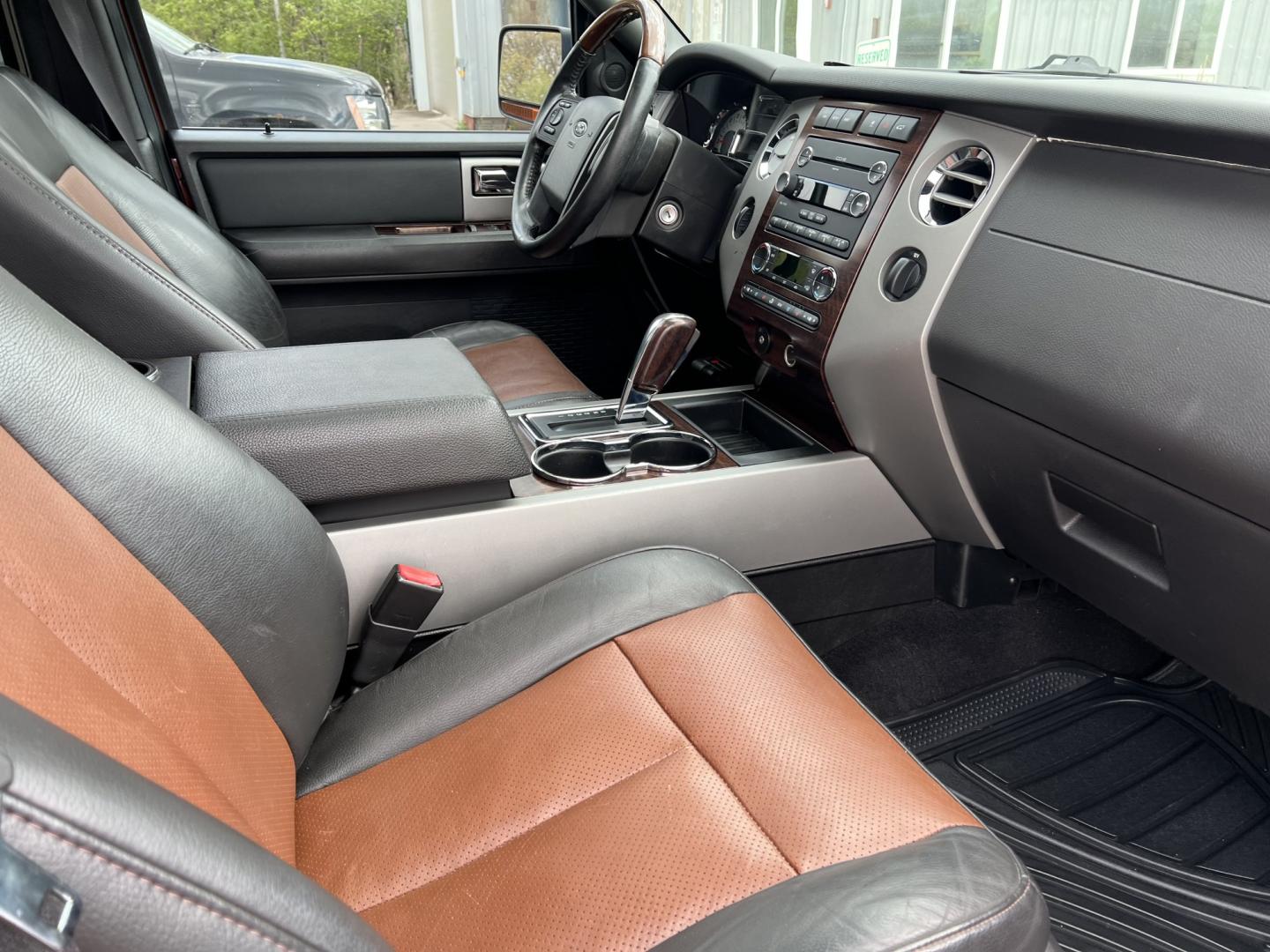 2008 Ford Expedition Limited 4WD (1FMFU20548L) with an 5.4L V8 SOHC 16V engine, 6-Speed Automatic Overdrive transmission, located at 17255 hwy 65 NE, Ham Lake, MN, 55304, 0.000000, 0.000000 - Photo#15