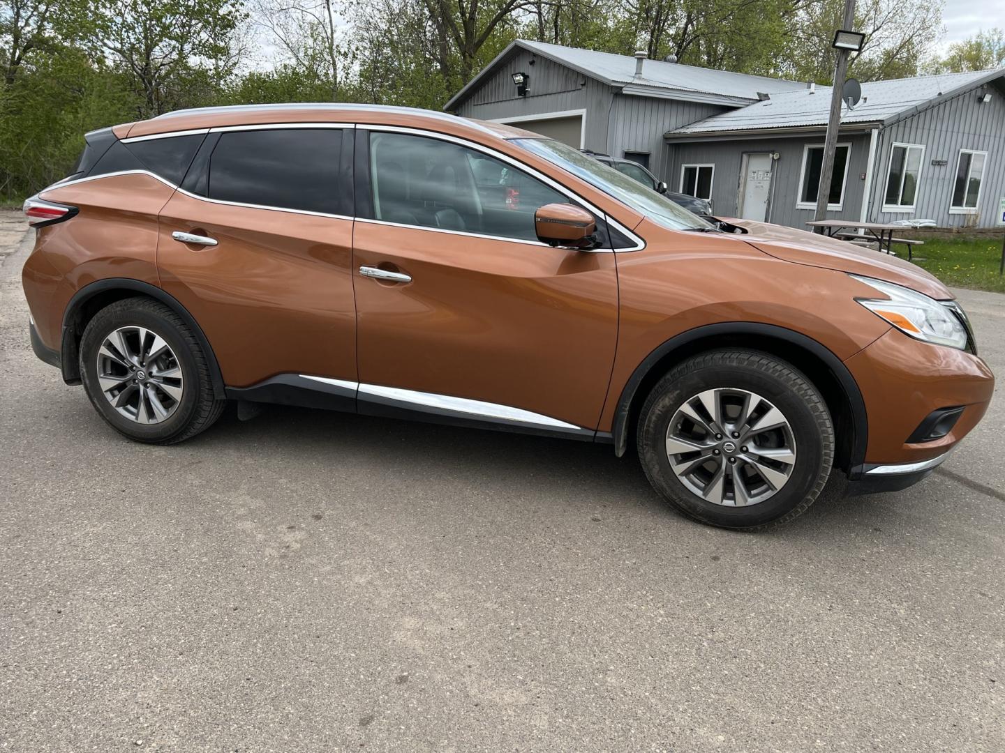 2016 Nissan Murano Platinum AWD (5N1AZ2MH6GN) with an 3.5L V6 DOHC 24V engine, CVT transmission, located at 17255 hwy 65 NE, Ham Lake, MN, 55304, 0.000000, 0.000000 - Photo#3
