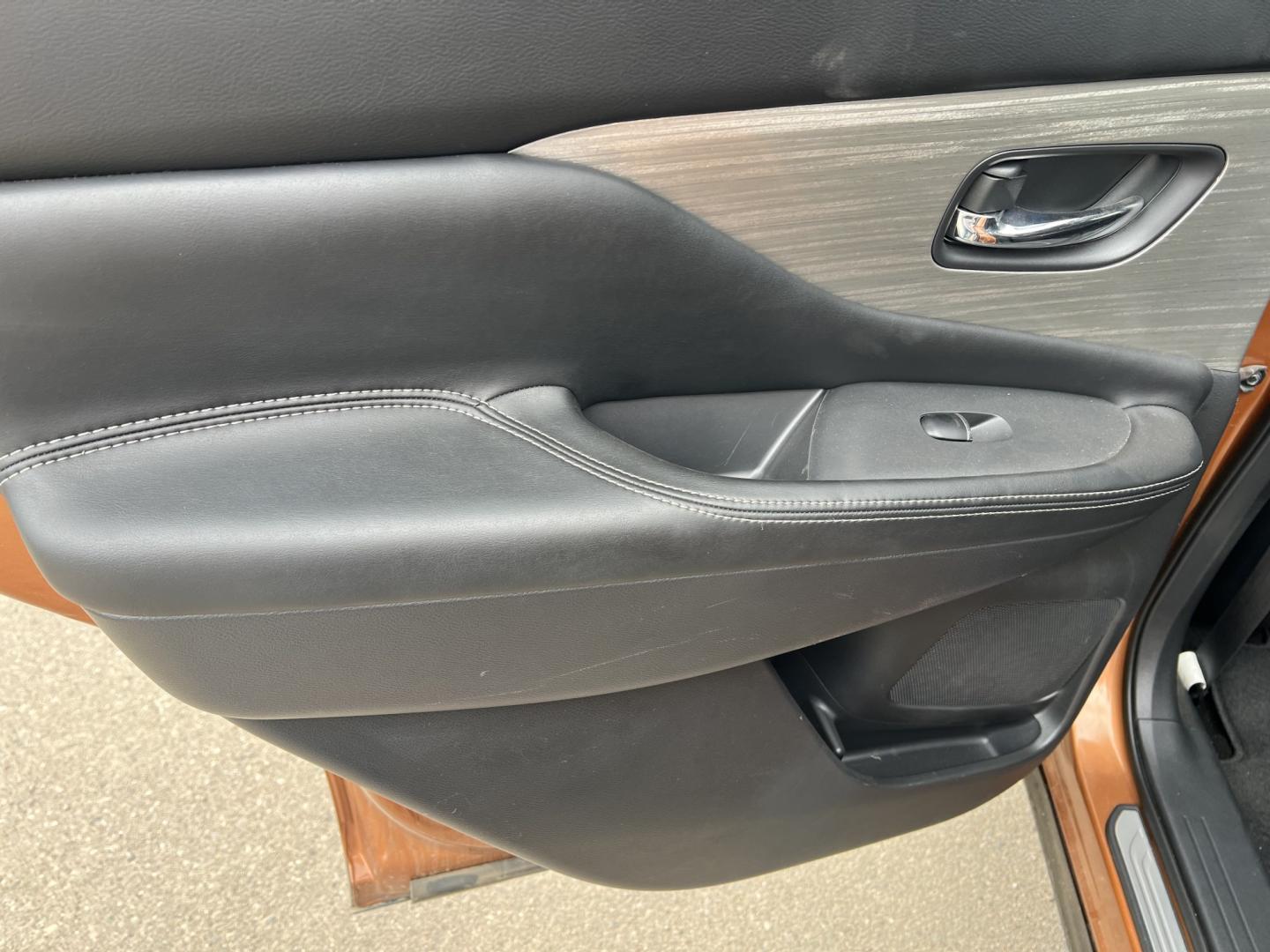 2016 Nissan Murano Platinum AWD (5N1AZ2MH6GN) with an 3.5L V6 DOHC 24V engine, CVT transmission, located at 17255 hwy 65 NE, Ham Lake, MN, 55304, 0.000000, 0.000000 - Photo#10