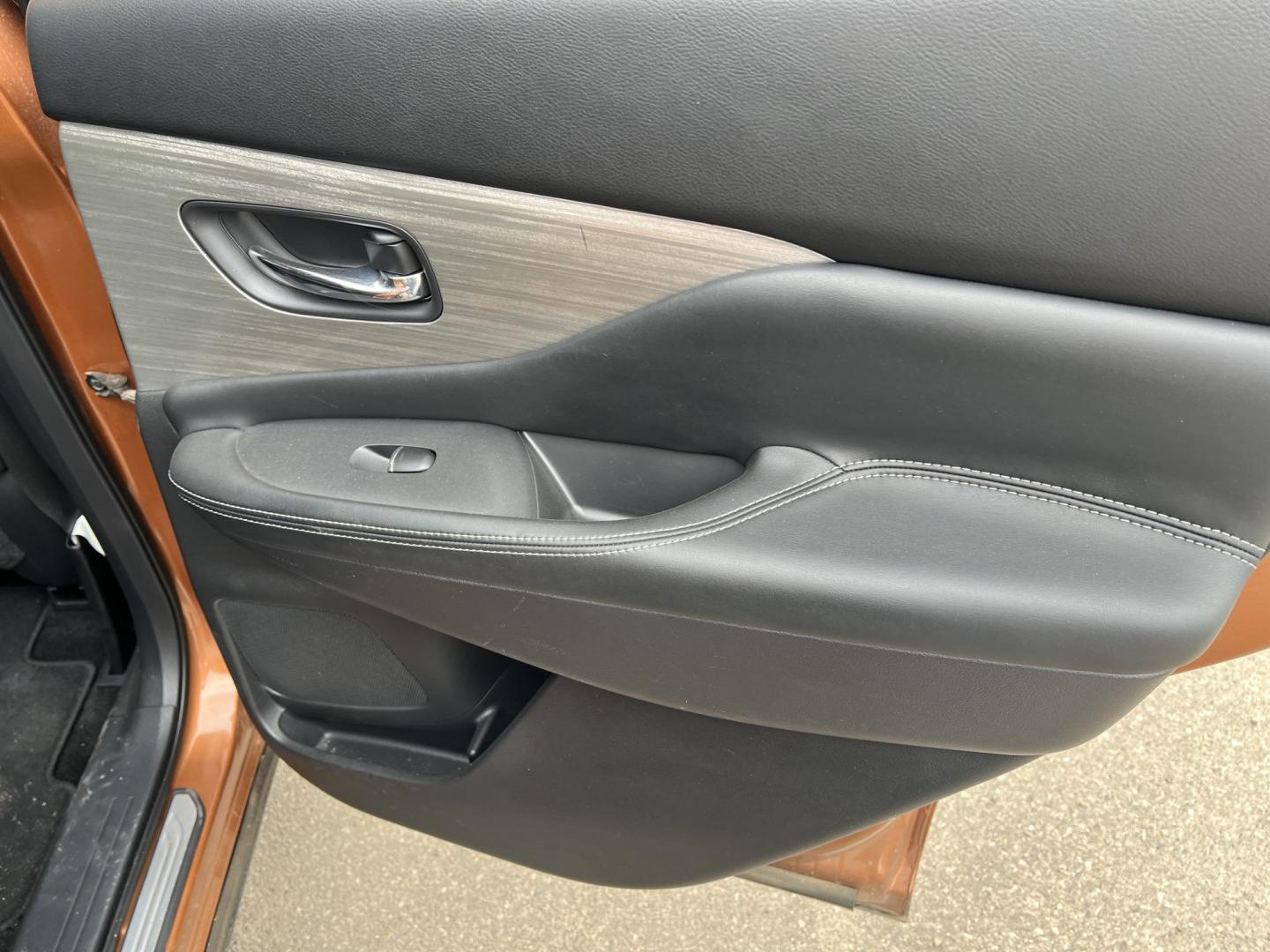2016 Nissan Murano Platinum AWD (5N1AZ2MH6GN) with an 3.5L V6 DOHC 24V engine, CVT transmission, located at 17255 hwy 65 NE, Ham Lake, MN, 55304, 0.000000, 0.000000 - Photo#14
