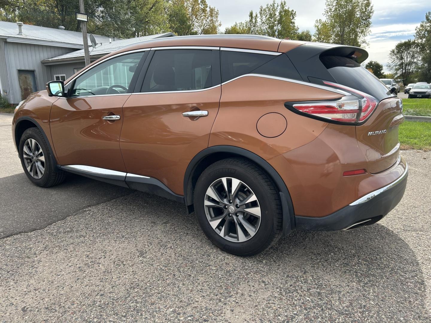 2016 /black Nissan Murano Platinum AWD (5N1AZ2MH6GN) with an 3.5L V6 DOHC 24V engine, CVT transmission, located at 17255 hwy 65 NE, Ham Lake, MN, 55304, 0.000000, 0.000000- Photo#6