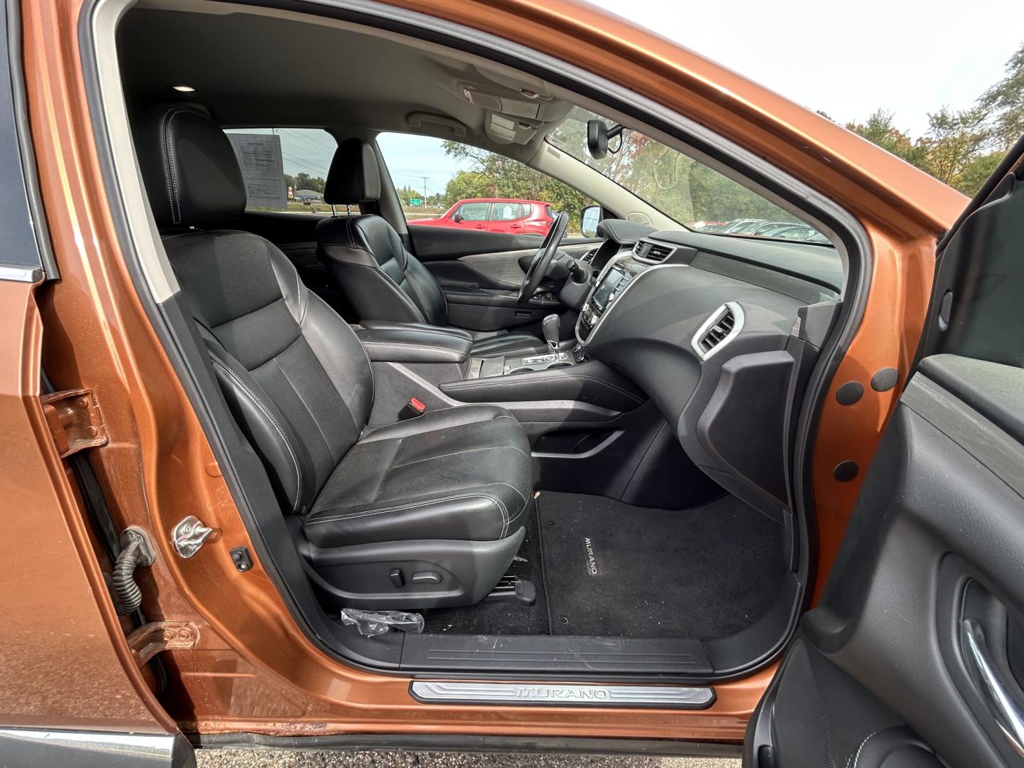 2016 /black Nissan Murano Platinum AWD (5N1AZ2MH6GN) with an 3.5L V6 DOHC 24V engine, CVT transmission, located at 17255 hwy 65 NE, Ham Lake, MN, 55304, 0.000000, 0.000000- Photo#17