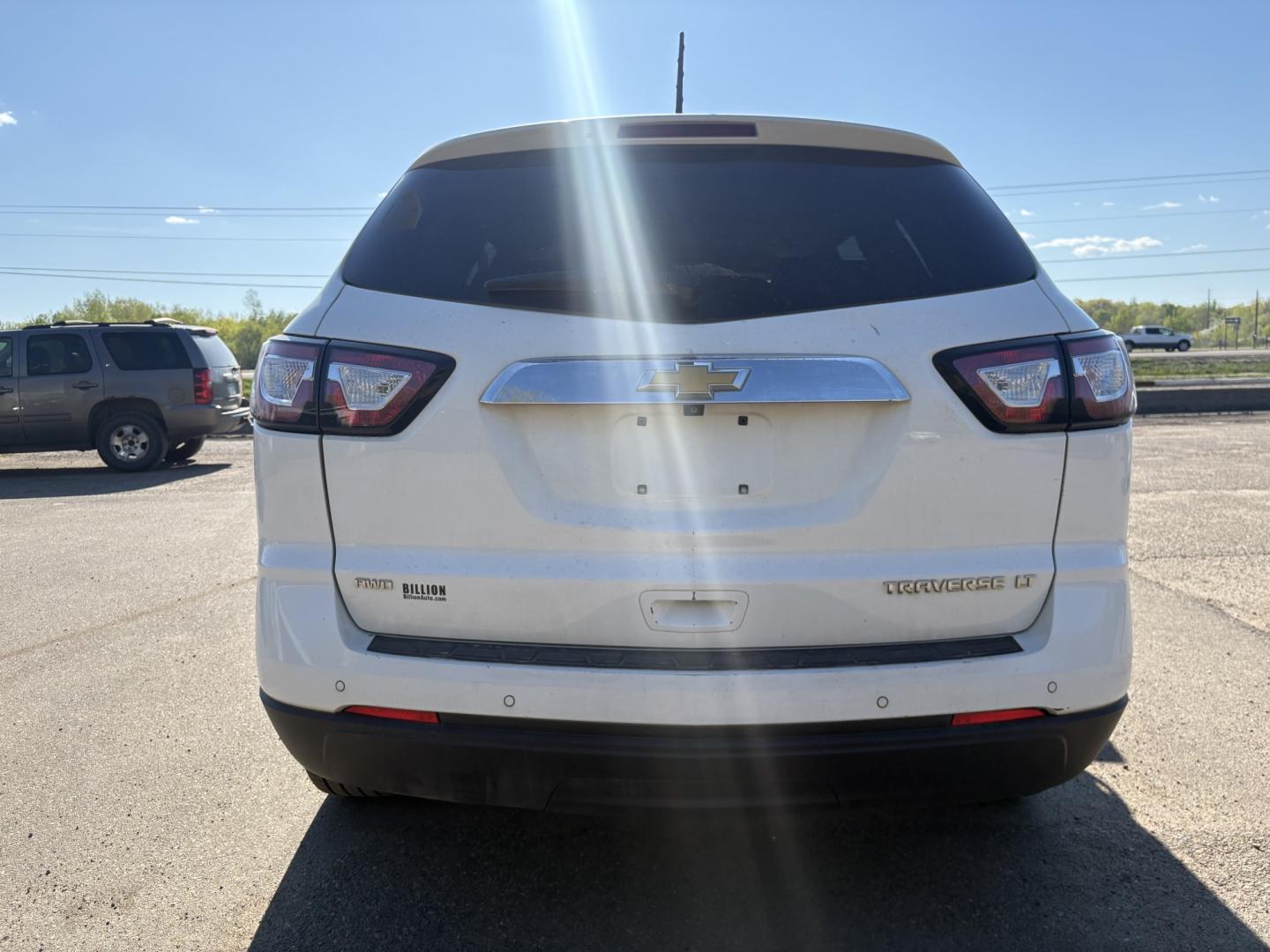 2016 Chevrolet Traverse 1LT AWD (1GNKVGKD8GJ) with an 3.6L V6 DOHC 24V engine, 6A transmission, located at 17255 hwy 65 NE, Ham Lake, MN, 55304, 0.000000, 0.000000 - Photo#3