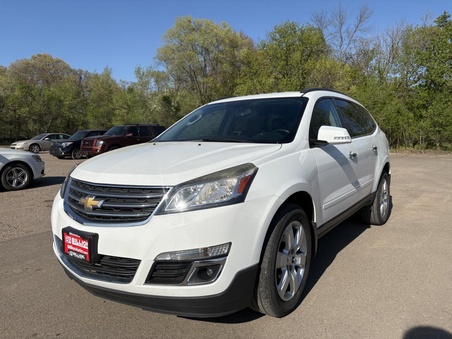 2016 Chevrolet Traverse 1LT AWD (1GNKVGKD8GJ) with an 3.6L V6 DOHC 24V engine, 6A transmission, located at 17255 hwy 65 NE, Ham Lake, MN, 55304, 0.000000, 0.000000 - Photo#0