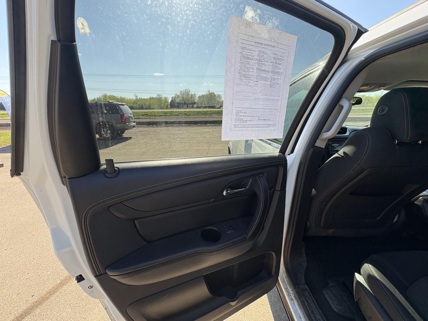 2016 Chevrolet Traverse 1LT AWD (1GNKVGKD8GJ) with an 3.6L V6 DOHC 24V engine, 6A transmission, located at 17255 hwy 65 NE, Ham Lake, MN, 55304, 0.000000, 0.000000 - Photo#10