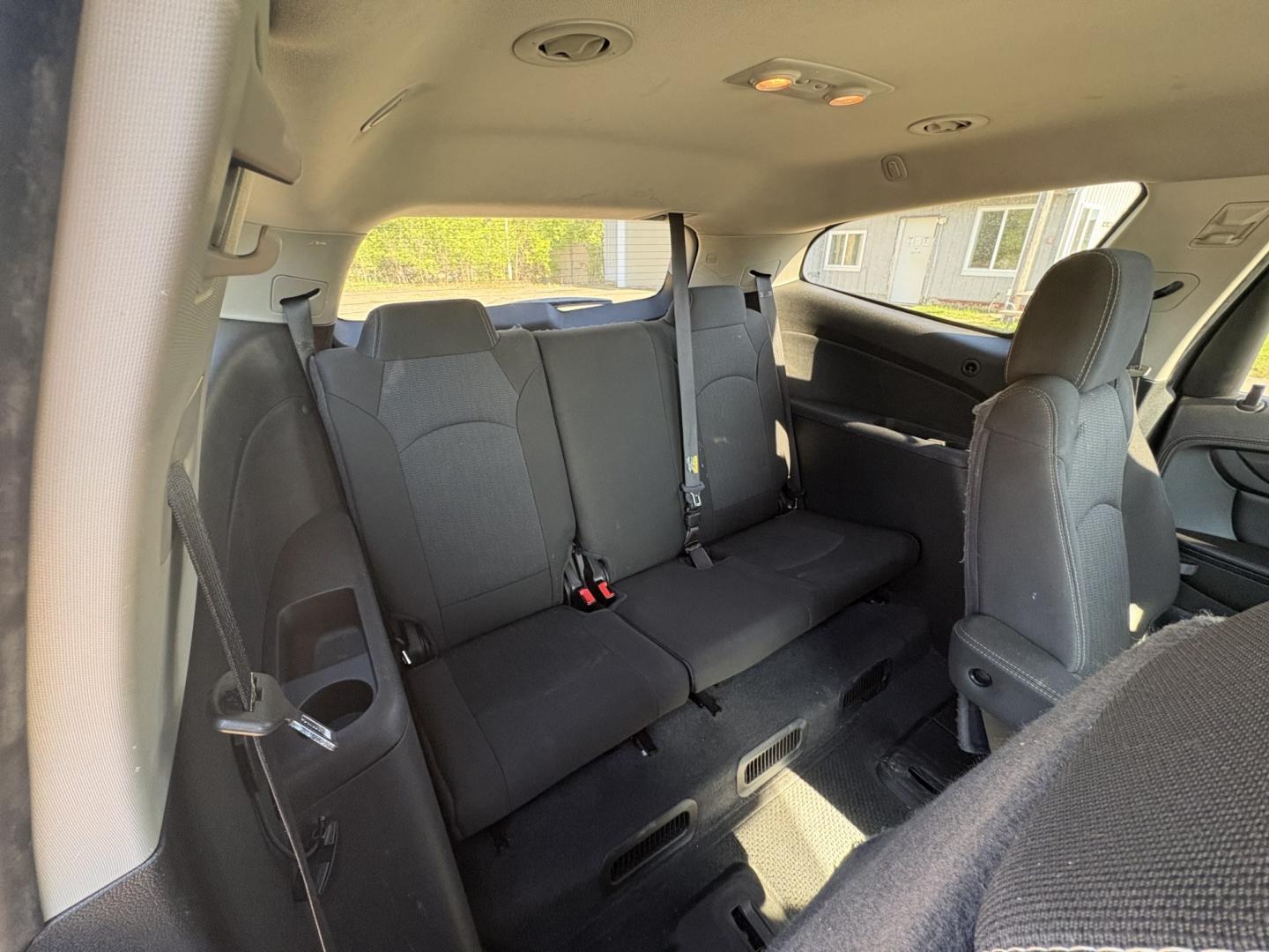 2016 Chevrolet Traverse 1LT AWD (1GNKVGKD8GJ) with an 3.6L V6 DOHC 24V engine, 6A transmission, located at 17255 hwy 65 NE, Ham Lake, MN, 55304, 0.000000, 0.000000 - Photo#14