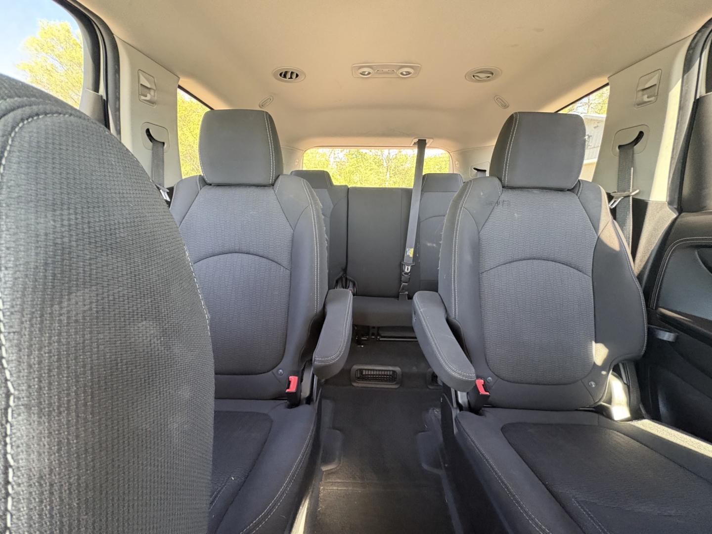 2016 Chevrolet Traverse 1LT AWD (1GNKVGKD8GJ) with an 3.6L V6 DOHC 24V engine, 6A transmission, located at 17255 hwy 65 NE, Ham Lake, MN, 55304, 0.000000, 0.000000 - Photo#15