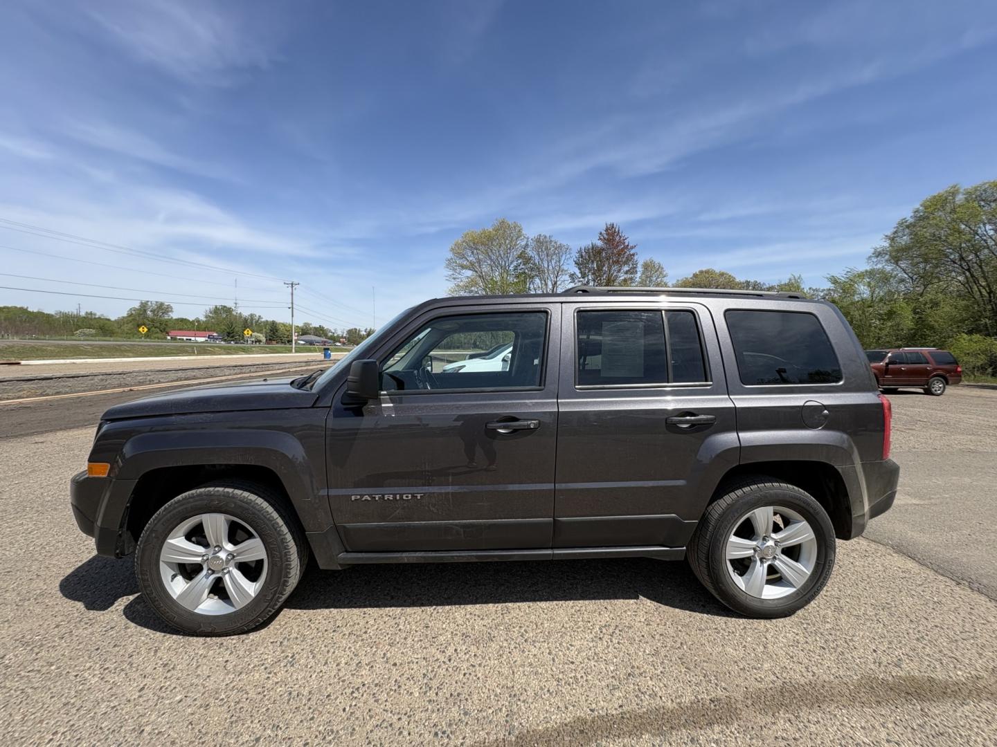 2017 Jeep Patriot Latitude 4WD (1C4NJRFB4HD) with an 2.4L L4 DOHC 16V engine, located at 17255 hwy 65 NE, Ham Lake, MN, 55304, 0.000000, 0.000000 - Photo#1